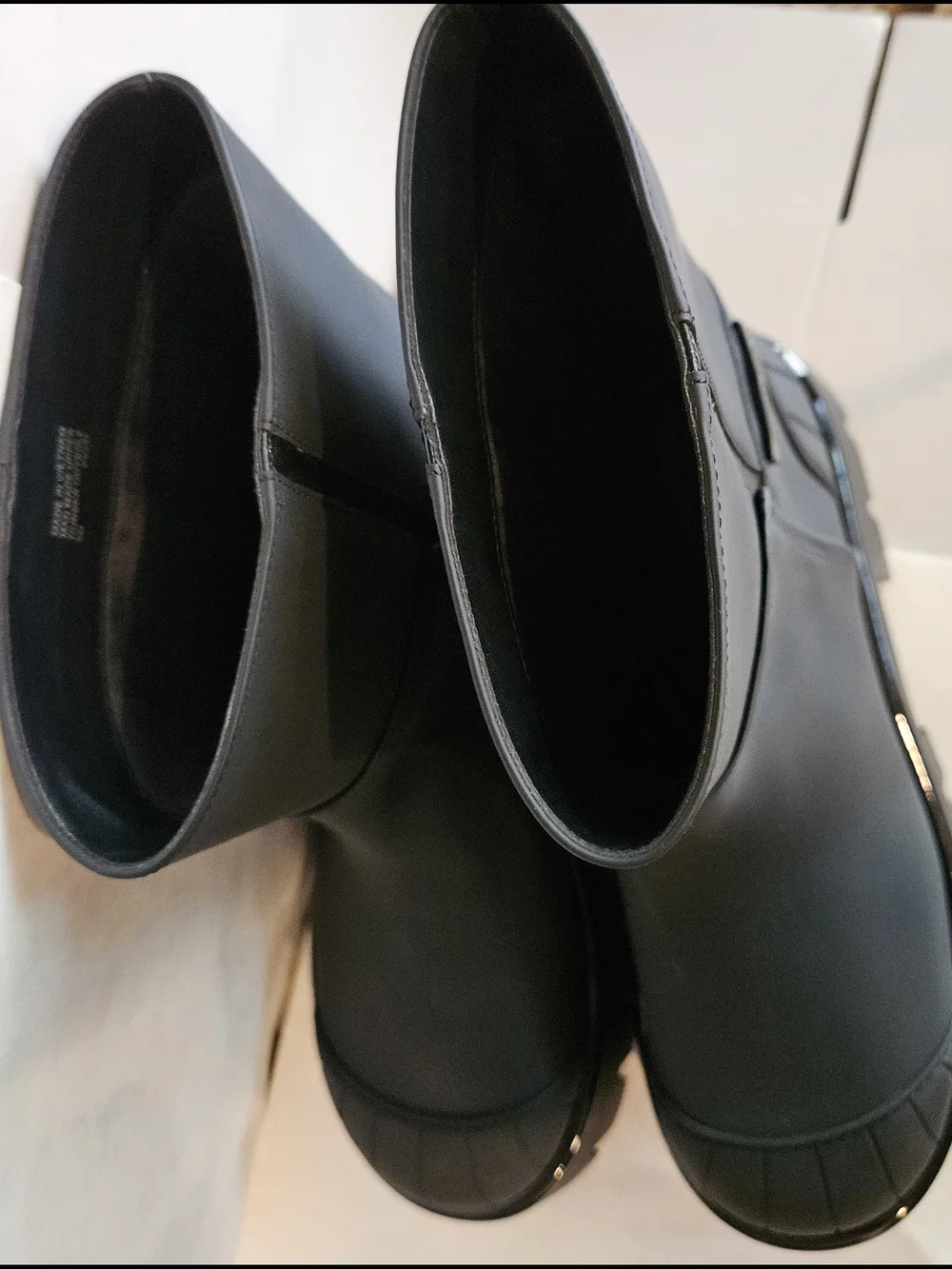 Michael Kors Women's SydrMichael Kors Black Chunky Sole Ankle Boot - Women's 8.